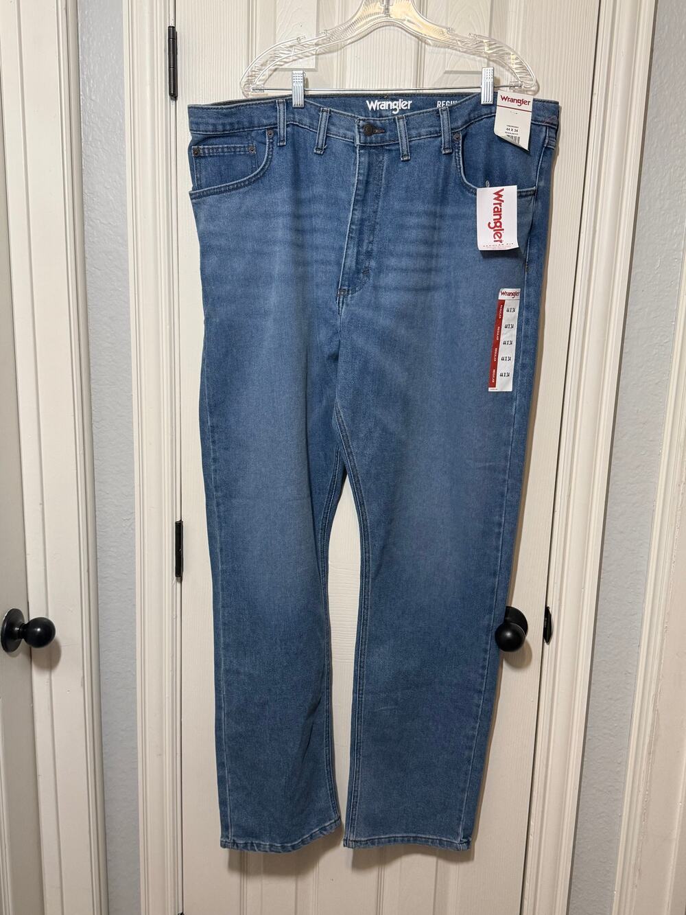 Wrangler Jeans 44x34 Relaxed Fit Straight Leg NWT Classic Blue Denim
